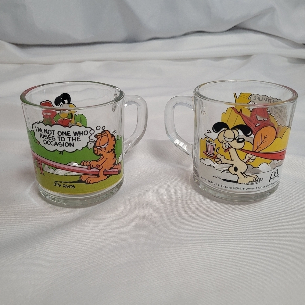 Garfield & Odie Jim Davis 1978 Set of 2 Glass Collectors Mugs McDonalds Vintage